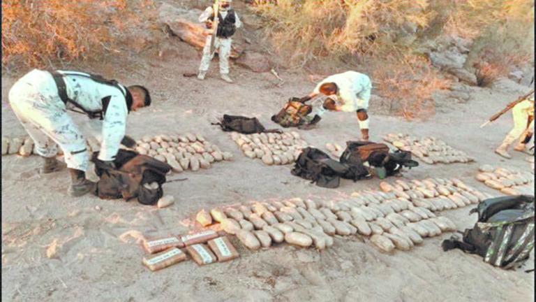 Ejercito Mexicano asegura m�s de 680 kilogramos de droga sintetica y 61 mil pastillas de posible fentanilo en Sonora y Baja California.