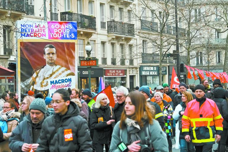 Las pensiones en Francia sigue siendo uno de los temas más importantes y polémicos en este año 2023. Mientras el gobierno sigue adelante con su reforma, los trabajadores y los ciudadanos siguen luchando por proteger sus derechos.