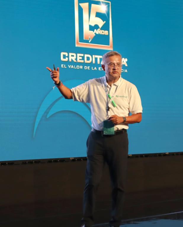 Juan Kasuga, director de Creditaria, durante el Summit de esta empresa. Foto: Cortesía.