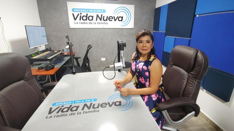 La empresaria Rebeca Chan Cámara, directora de la emisora "Vida Nueva 101.9 FM" de Mérida. Foto EE: Nicolás Lucas.