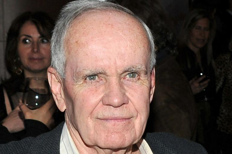 Cormac McCarthy ganó el premio Pulitzer por su aclamada novela "The Road". Foto: AFP