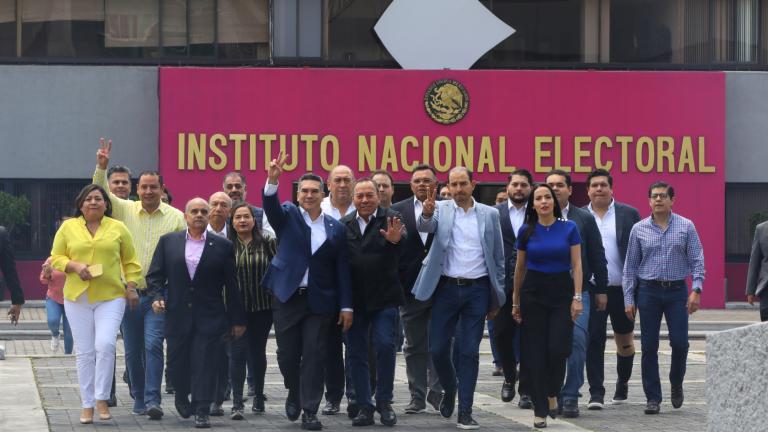 Los presidentes del PAN, PRI, PRD: Marko Cortés, Alejandro Moreno y Jesús Zambrano, acuden a las instalaciones del INE,para el registro del Frente Amplio por México ante el Instituto Nacional Electoral (INE). Foto EE: Rosario Servín