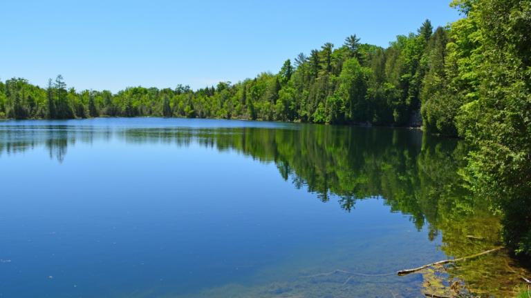 Pie: El lago Crawford, cerca de Toronto, Canadá, sería el "punto dorado" del comienzo del Antropoceno. Foto: Shutterstock