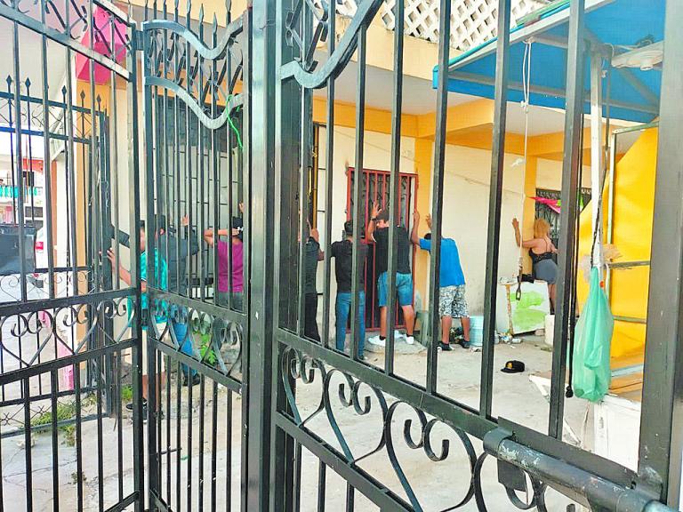 Las autoridades catearon dos cuartos de una vecindad en Playa del Carmen donde encontraron a los menores. Foto: Especial