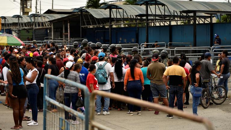 La serie de incidentes violentos en cárceles de Ecuador ha llevado al presidente Lasso a buscar soluciones y declarar estados de emergencia en el sistema penitenciario. Foto: Reuters