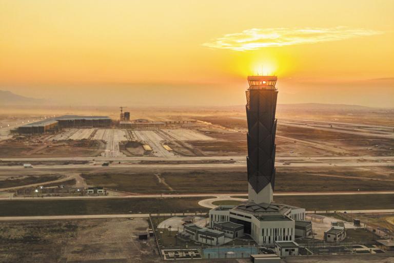 El Aeropuerto Internacional Felipe Ángeles (AIFA) es una de las magnas obras de la 4T, y cuya construcción estuvo a cargo de ingenieros militares. Foto EE: Archivo.