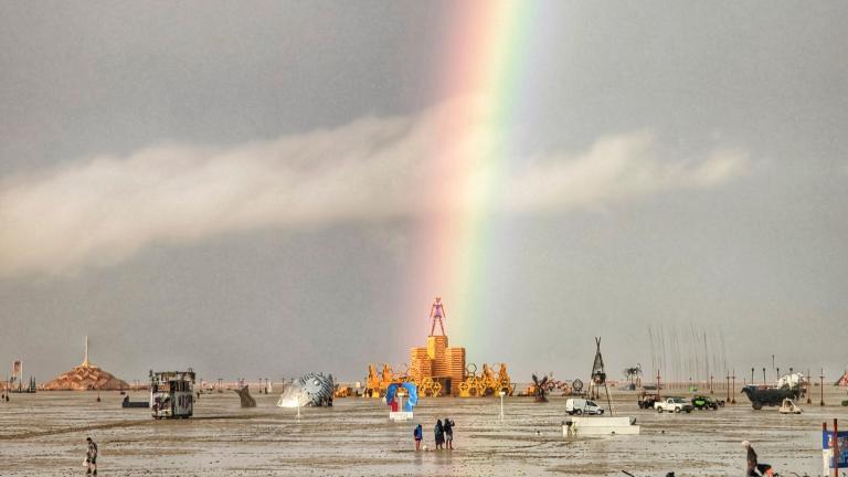 La quema de la estatua gigante de madera, se ha pospuesto hasta el lunes por la noche. Foto: AFP