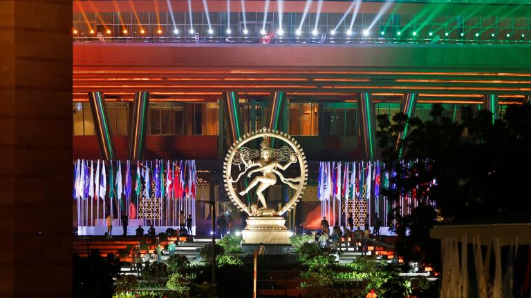 El Nataraja, una estatua del dios hindú Shiva como el bailarín cósmico, instalada junto a 'Bharat Mandapam', el lugar principal de la Cumbre del G20, se muestra en Nueva Delhi, India, el 7 de septiembre de 2023. Foto: Reuters