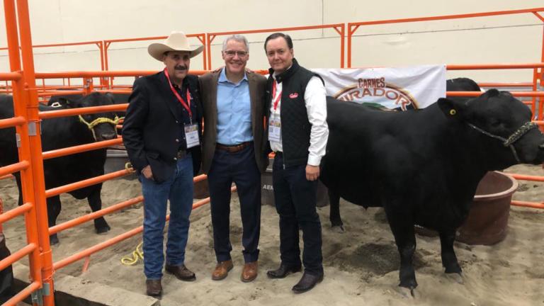 Dirigentes del sector Agropecuario de Nuevo León en Expo Agro Noreste y Foro Bovinos Carne 2023. Foto EE: Lourdes Flores