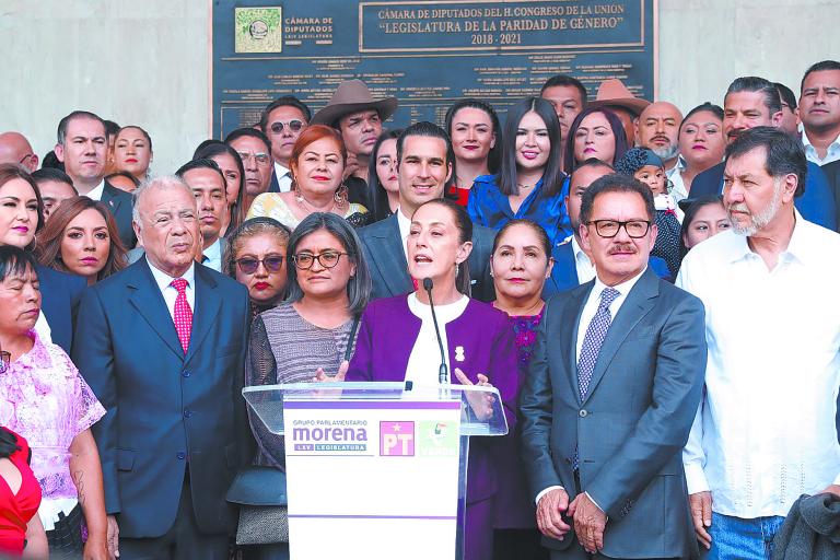 De acuerdo con Ignacio Mier, coordinador de Morena en San Lázaro, al encuentro acudieron 269 diputados del guinda, PT y PVEM. Foto: Especial