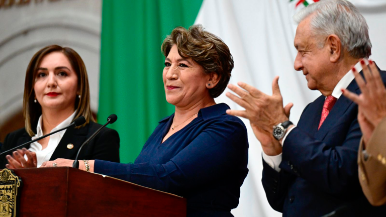 La morenista Delfina Gómez tomó protesta el jueves pasado como gobernadora del Estado de México. Foto EE: Cortesía X / @delfinagomeza