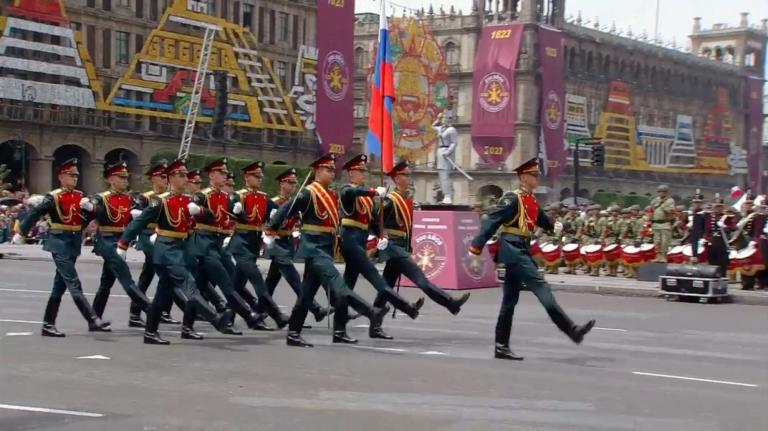 Soldados del 154º Regimiento Preobrazhenskiy ruso durante el desfile del 16 de septiembre. Foto: Reuters