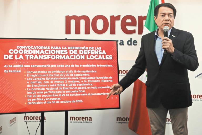 El dirigente de Morena dijo que será elección individual del aspirante si deja su cargo público o no. Foto: Especial