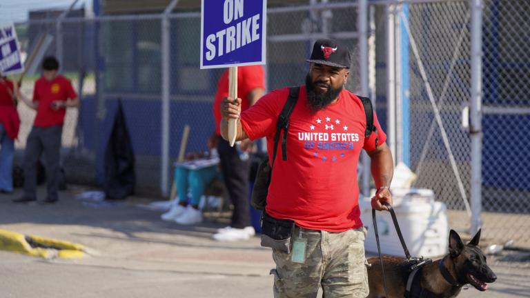 La UAW incrementó las huelgas en 38 centros de distribución de piezas de GM y Stellantis. Foto: Reuters.