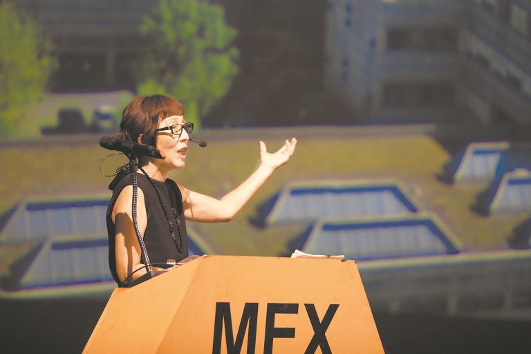 La arquitecta Kazuyo Sejima, Premio Pritzker 2010, fue una de las celebridades que clausuraron el encuentro.