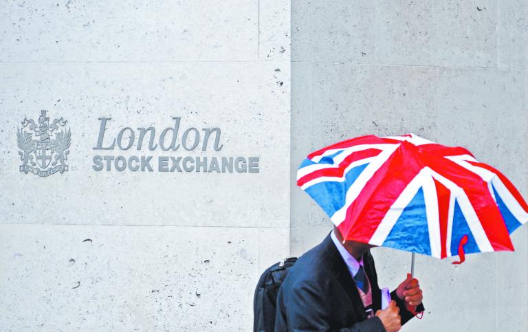 En la Bolsa de Valores de Londres se ha reducido también el número de empresas listadas en los últimos cinco años, pero la reducción más drástica ha sido en España. Foto: Reuters