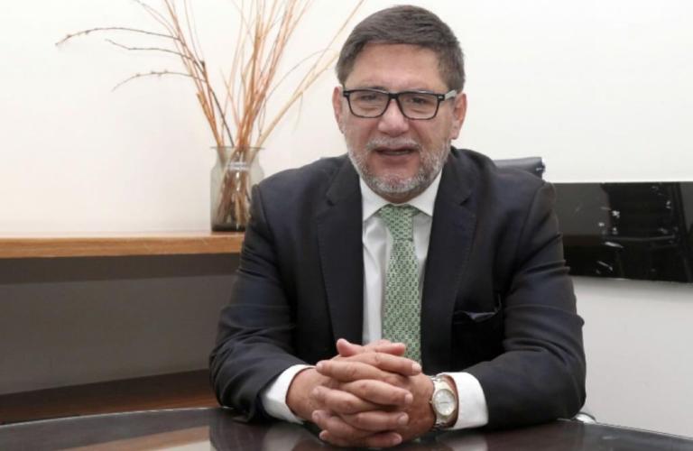 Héctor Hiram Hernández Bringas se tituló en 1983 como licenciado en sociología de la Escuela Nacional de Estudios Profesionales unidad Acatlán. Foto EE: Fernando Villa.