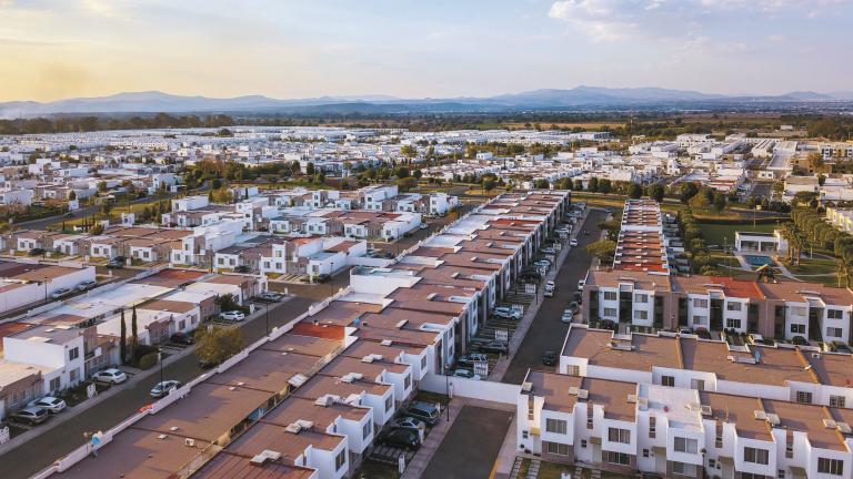 Overflight over a housing unit just outside the center of Queretaro