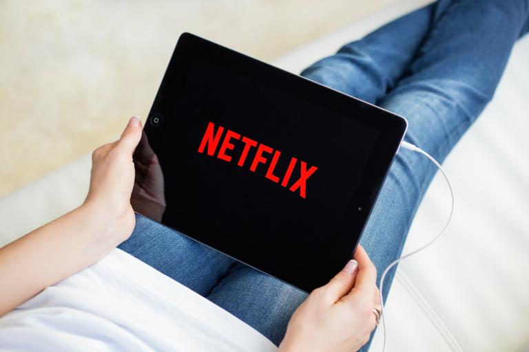 Netflix se enfrenta al desafío de aumentar sus ingresos a medida que el mercado de streaming se satura en Estados Unidos y la competencia de empresas como Disney y Warner Bros Discovery se intensifica. Foto EE: Archivo