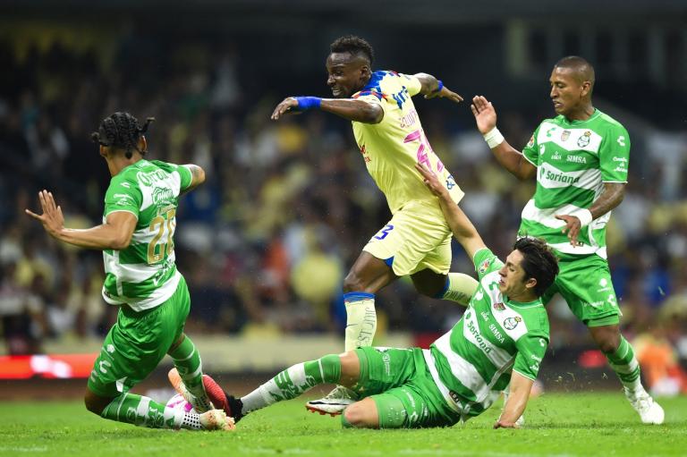 Las águilas se sobrepusieron y lograron derrotar 4-3 a Santos Laguna. Foto: AFP.