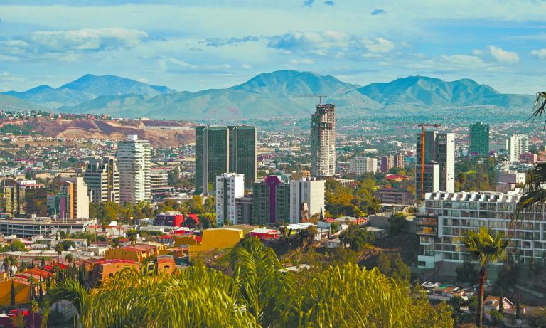 Tijuana es una de las ciudades que mejor se han posicionado por el tema del nearshoring y esto impacta en su segmento inmobiliario. Foto: Shutterstock.