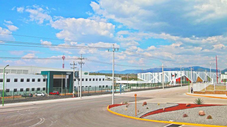 LAGOS DE MORENO, JALISCO. 22JUNIO2017.- Enrique Pe√±a Nieto, Presidente de la Republica, Jorge Arist√≥teles Sandoval D√≠az, Gobernador del Estado, Ildefonso Guajardo, Secretario de Econom√≠a, Gerardo Ruiz Esparza, Secretario de Comunicaciones y transportes y dem√°s autoridades de la entidad, encabezaron la inauguraci√≥n del nuevo Parque Industrial Colinas de Lagos en ya mencionado municipio.FOTO: FERNANDO CARRANZA GARCIA / CUARTOSCURO.COM