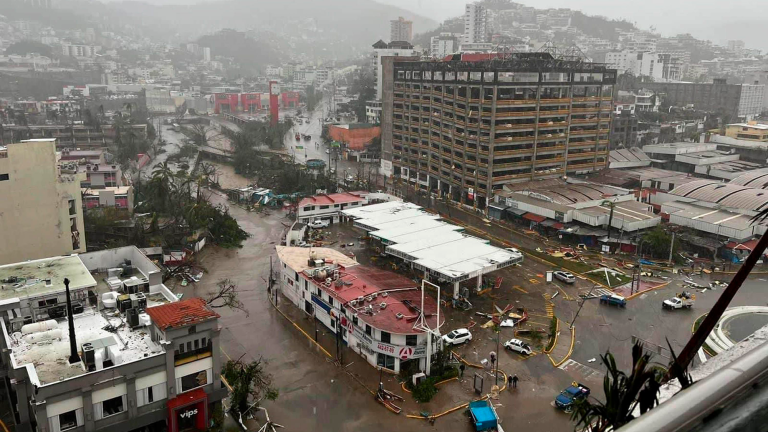 Afectaciones en Acapulco, Guerrero, luego de que el huracán Otis tocó tierra en la  Costa Grande la madrugada de este miércoles. Foto: Cuartoscuro