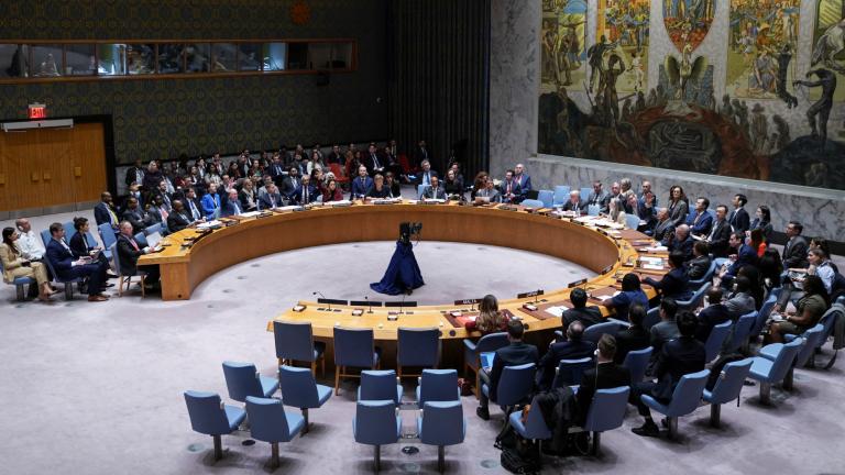 Miembros del Consejo de Seguridad de la ONU vota durante una reunión sobre el conflicto entre Israel y Hamás. Foto: Reuters