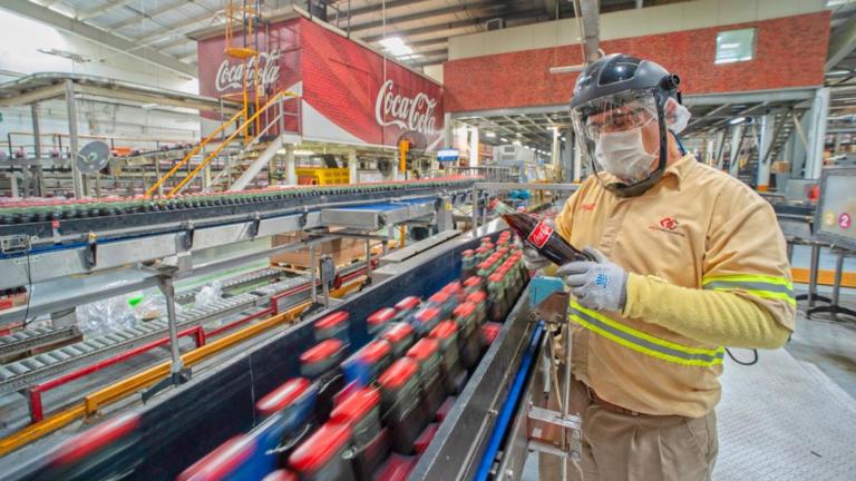 Arca Continental es una de las principales embotelladoras de Coca-Cola, en el mundo. Foto: Cortesía Arca Continental