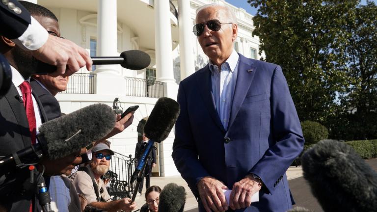 Las relaciones entre ambos países se enfriaron después de que Biden ordenara en febrero el derribo de un presunto globo espía chino que sobrevolaba EU. Foto: Reuters.