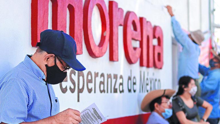 Fundadores y militantes de MORENA bloquean acceso a sede estatal, exigen que el Comit� Ejecutivo Nacional atienda sus peticiones.