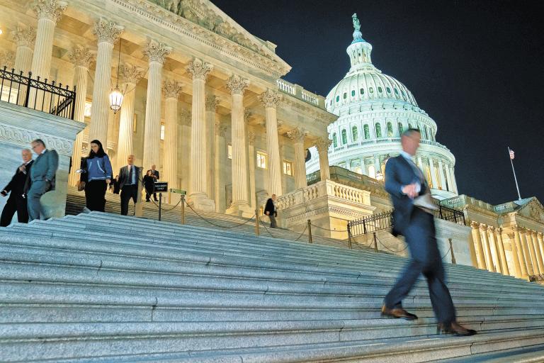 Ambas Cámaras del Congreso deben aprobar la ley de gastos y enviarla al presidente estadounidense. Foto: AFP