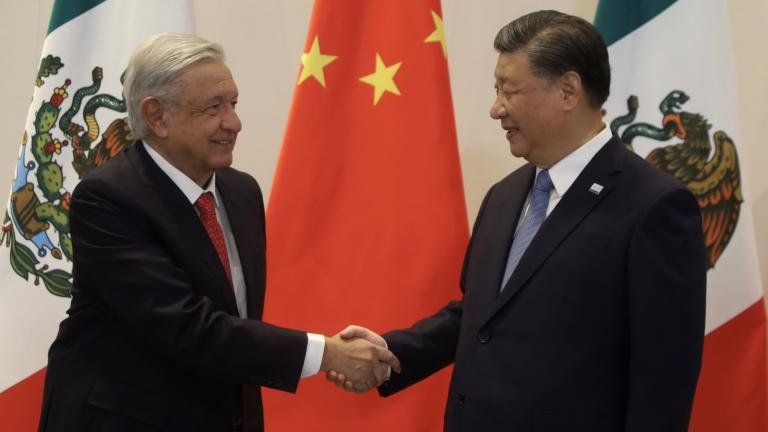  Andrés Manuel López Obrador y Xi Jinping, durante la cumbre del Foro de Cooperación Económica Asia-Pacífico (APEC), en San Francisco. Foto EE: Cortesía Gobierno de México.