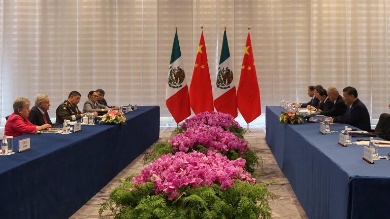 AMLO y Xi Jinping se reunieron en el marco de la cumbre de la APEC. Foto EE: Cortesía Gobierno de México..