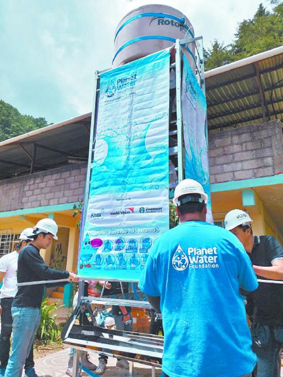 Infraestrctura. Alrededor de 250 estudiantes y profesores tendrán agua limpia todo el año. Foto: Cortesía