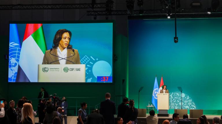 Kamala Harris durante participación en la cumbre COP 28. Foto: AFP.