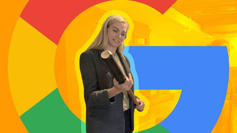 Pascale St-Onge, ministra de Patrimonio de Canadá y responsable de supervisar la Ley de Noticias en Línea, con el logo de Google al fondo. Collage EE: Juan Carlos Rodríguez