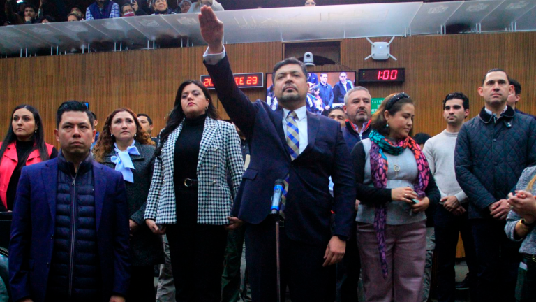 Luis Enrique Orozco, el 29 de noviembre, al asumir el cargo de gobernador interino de Nuevo León. Foto: Cuartoscuro