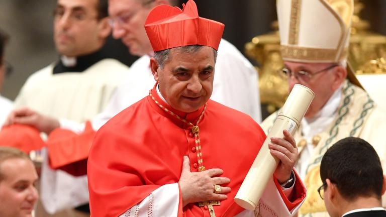 El cardenal Angelo Becciu, de 75 años, exasesor cercano del papa Francisco. Foto: AFP