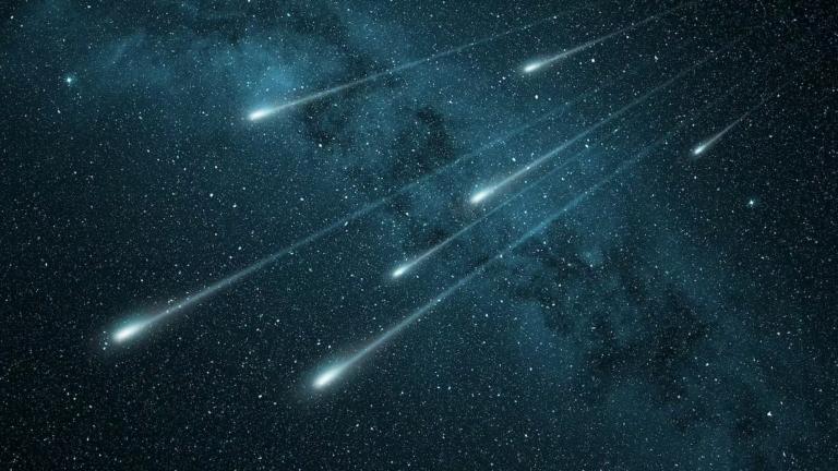 La mayor lluvia de meteoros del año, lleva décadas desconcertando a los expertos. Foto: Shutterstock.