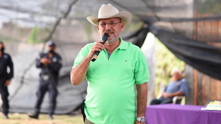 Hipólito Mora, exlíder de los grupos de autodefensas de Michoacán. Foto EE: Cortesía Twitter / @HipolitoMoraMX