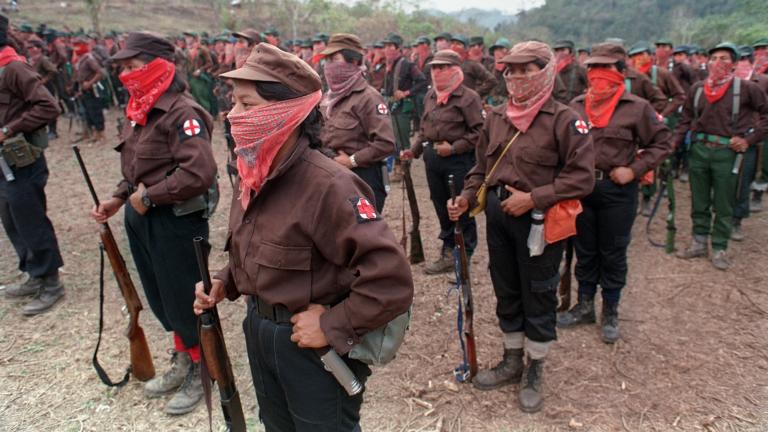 Desfile militar del Ejército Zapatista de Liberación Nacional, en marzo de 1994. Foto: AFP / Archivo.