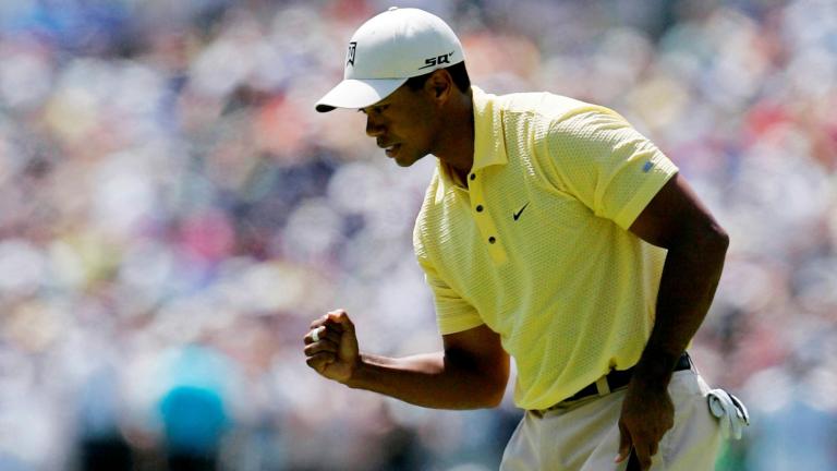 Tiger Woods firmó su primer contrato de cinco años y 40 millones de dólares con Nike en 1996. Foto: Reuters.