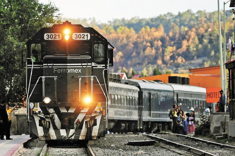 El Chepe es un tren de pasajeros y turístico que brindaba servicio entre Chihuahua y Los Mochis. Foto: Especial / Archivo