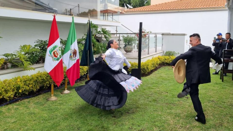 Foto EE: Especial Facebook / Embajada de Perú en México