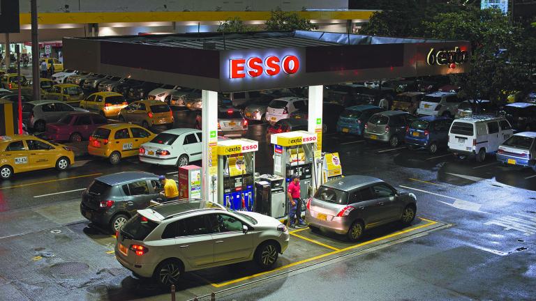 Medellin,/,Colombia,-,April,1st,,2019:,Esso,Gas,Station