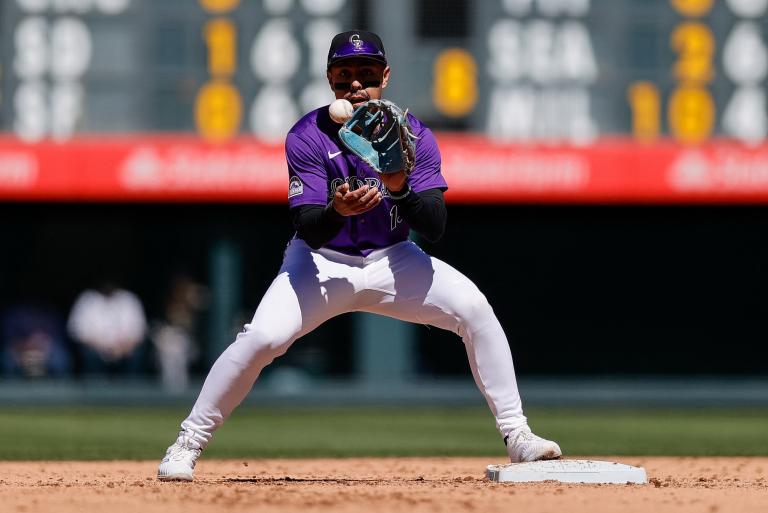 Alan Trejo, segunda base de los Rockies de Colorado. Foto: Reuters