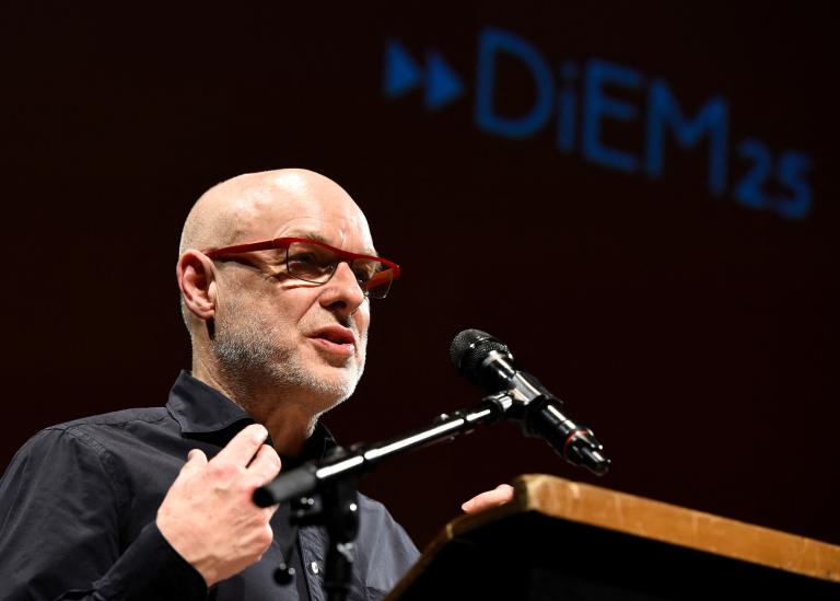 Brian Eno ha desafiado la etiqueta de músico, artista y productor. Foto: AFP