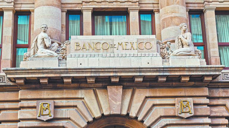 El Banco de México aplicó un primer ajuste en la tasa el pasado mes de marzo, que la dejó en un nivel de 11%, tras 11 meses de haberla mantenido sin cambio, en 11.25 por ciento.