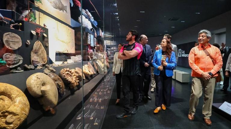 El gobernador Samuel García recorriendo el museo La Milarca. Foto EE: Cortesía